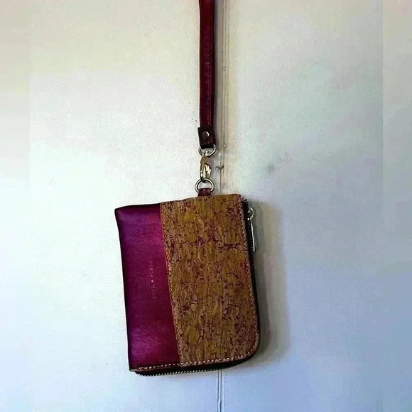 Pixie Mood Cameron Wristlet Wallet Wine & Cork Key Holder Zip Closure - Picture 1 of 5